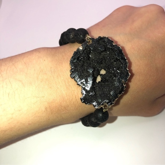Lava Rock & Druzy Quartz Black Stone Stretch Bracelet Gold Tone OS - Picture 3 of 4